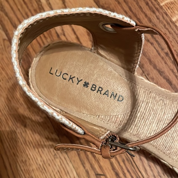 Lucky Brand Kyndra Bohemian Wedge Sandals in Tan w/metallic accents Size 9M/40 - Picture 9 of 16